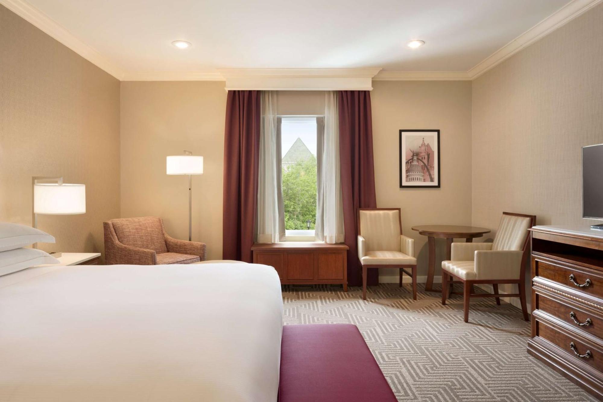 Hilton St. Louis Frontenac Buitenkant foto